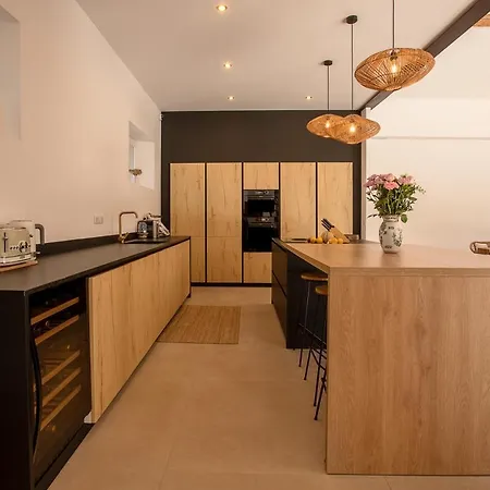 De 300m² Proche De La * Saint-Raphael (Var)
