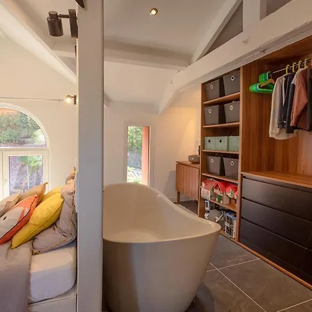 De 300m² Proche De La Saint-Raphael (Var)