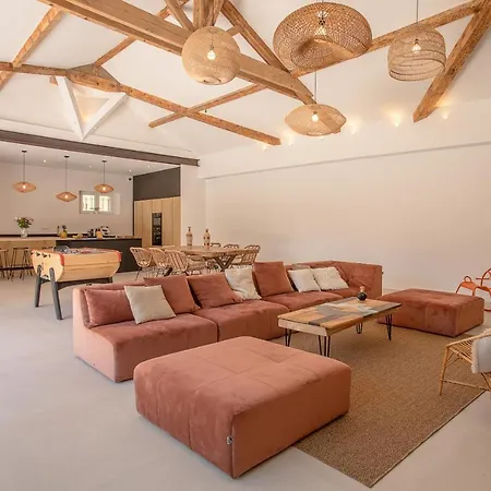 De 300m² Proche De La Plage *