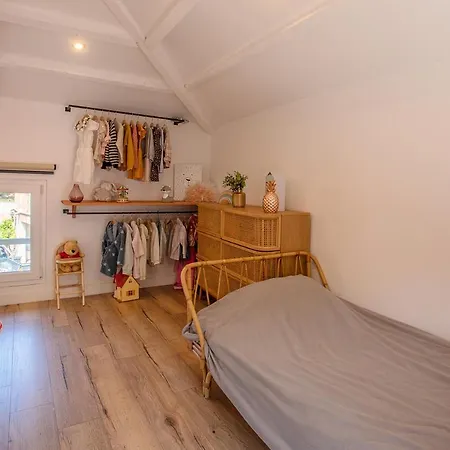 Villa De 300m² Proche De La Plage *
